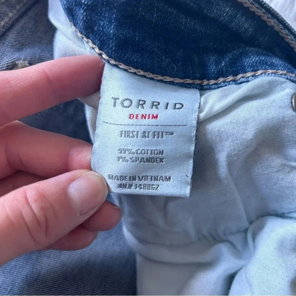 Torrid  Perfect Boyfriend Ankle Vintage Stretch Mid-Rise Jean Medium Blue 16S - Picture 8 of 8